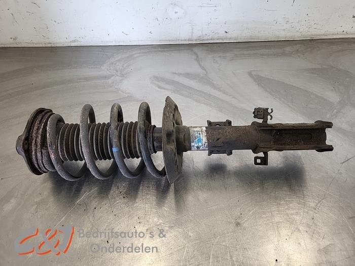 Schokdemperpoot links-voor van een Mercedes Vito, Gebruikt, -, Ophalen of Verzenden, -