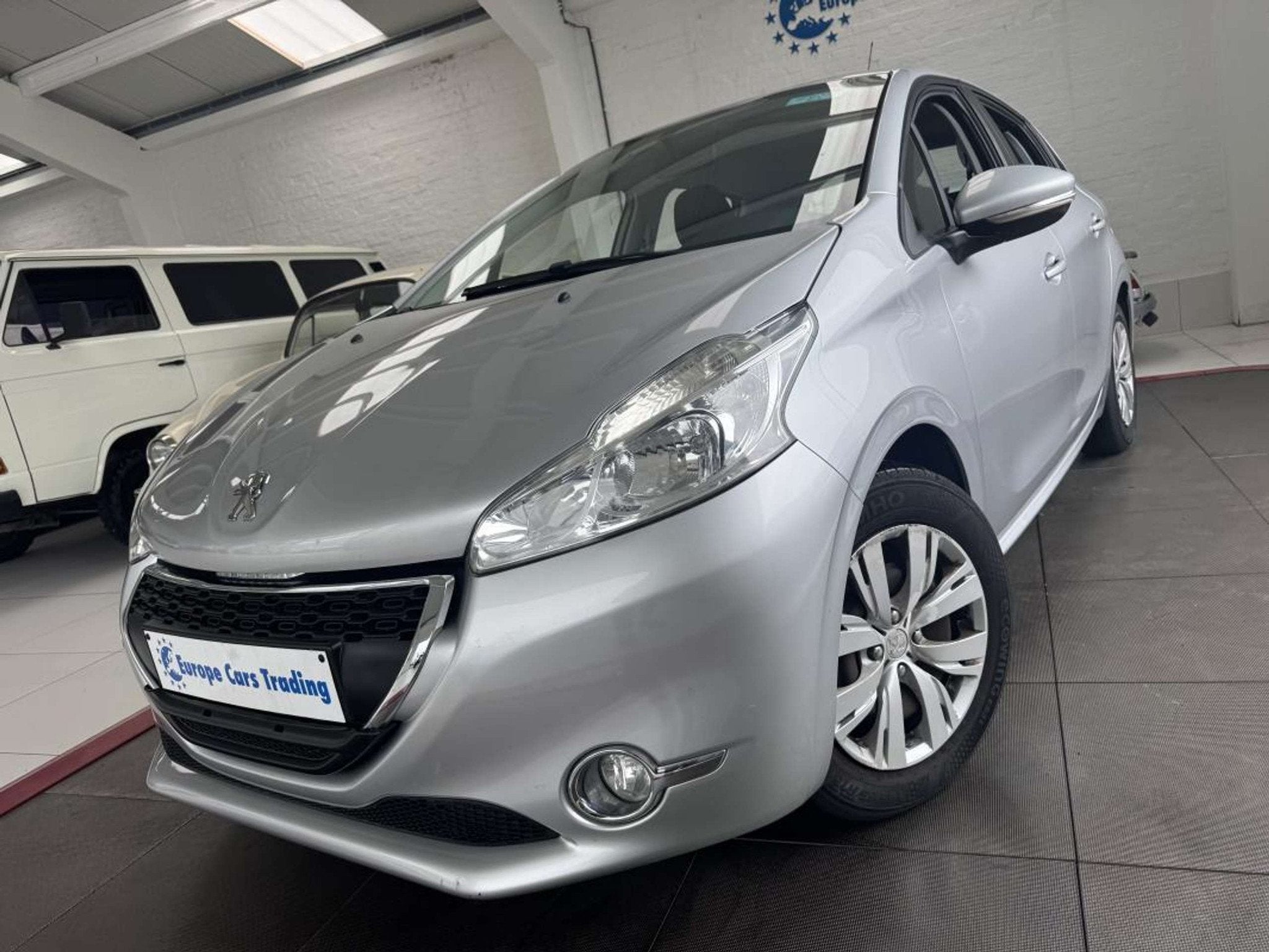 Peugeot 208 81ch DISTRIBUTION OK CLIM GPS GAR 12M (bj 2014), Auto's, Stof, Gebruikt, 1199 cc, https://public.car-pass.be/vhr/af7c2e73-87a8-4e46-a35c-78cfc08f5cb6