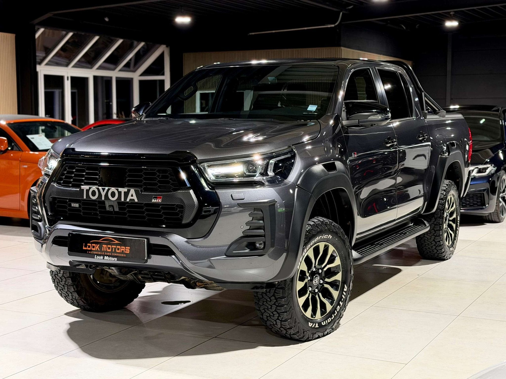 Toyota Hilux 2.8 D-4D 4WD GR SPORT 204cv Bt Automatique DRCC, Autos, Toyota, Cuir, Argent ou Gris, Achat, Entreprise