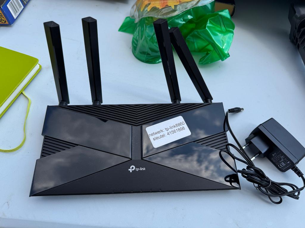 Wifi versterker - router, Telecommunicatie, Datacommunicatie en VoIP, Ophalen, Zo goed als nieuw, Accessoires