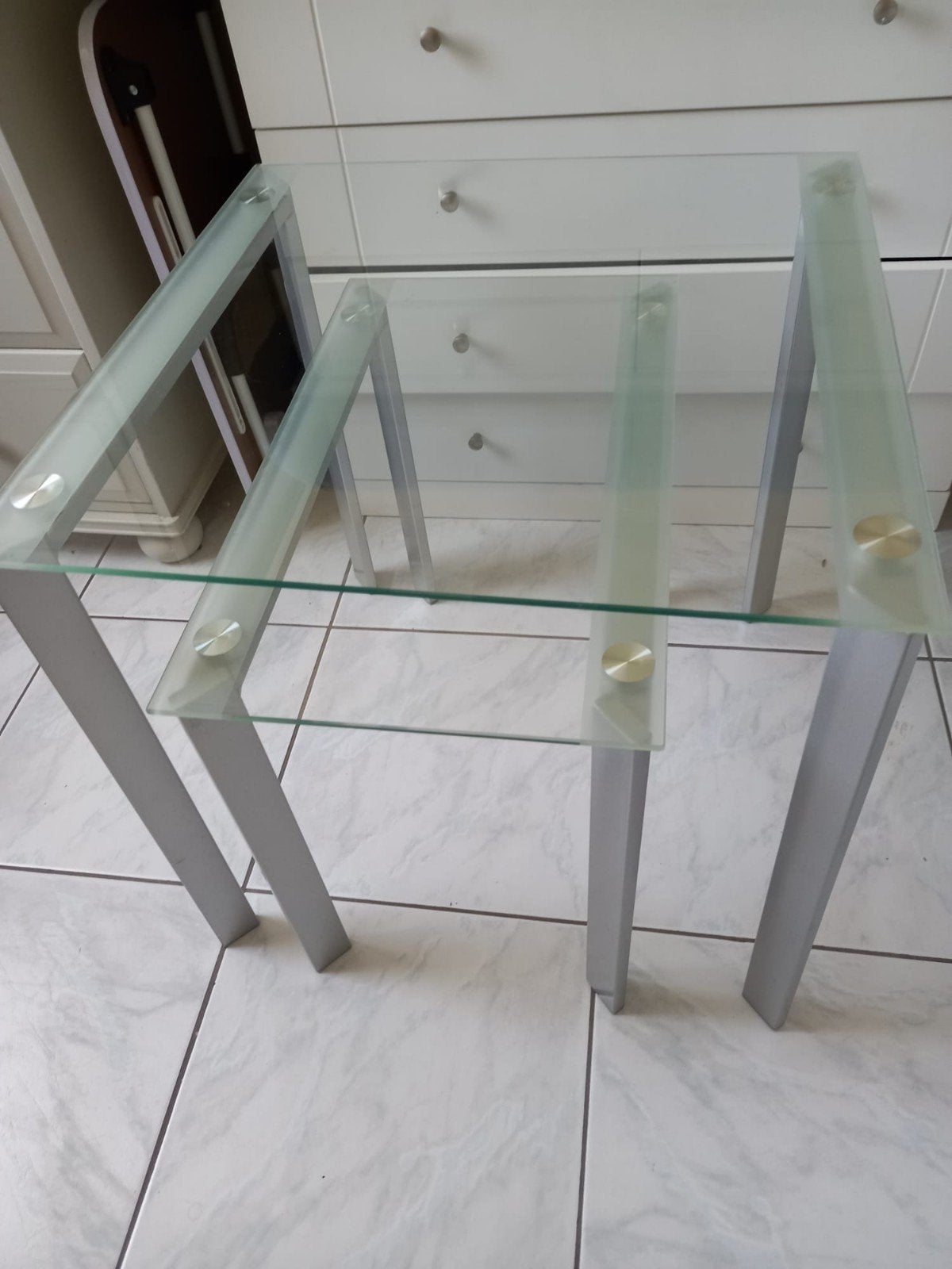 2 glazen bijzettafeltjes, Huis en Inrichting, Ophalen, Glas