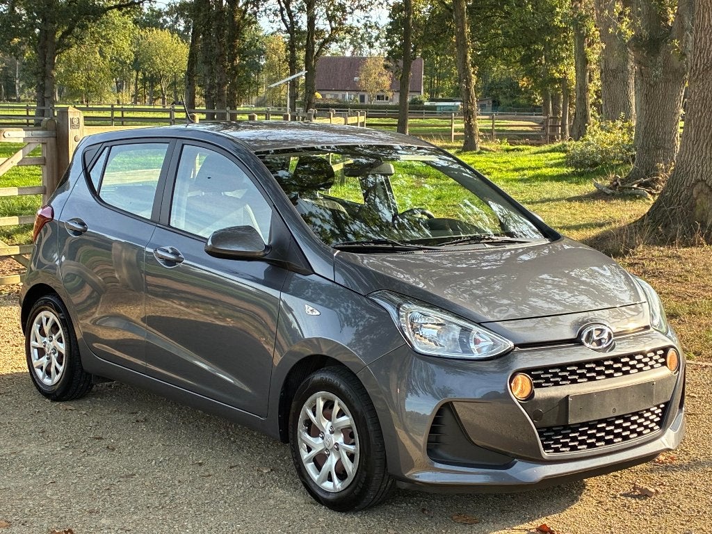 Hyundai I10 in een perfecte staat., Autos, Argent ou Gris, Achat, Euro 6, Entreprise