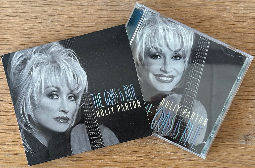 DOLLY PARTON - The grass is blue ( CD ), Cd's en Dvd's, Ophalen of Verzenden, Zo goed als nieuw, Bluegrass