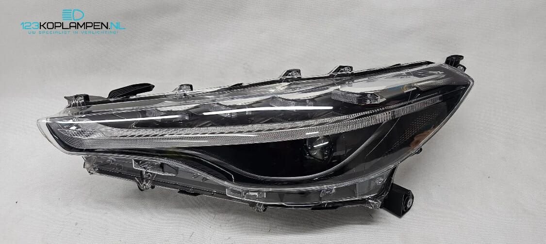 Toyota Corolla Cross Full Led koplamp links, Gebruikt, -, -, Ophalen of Verzenden