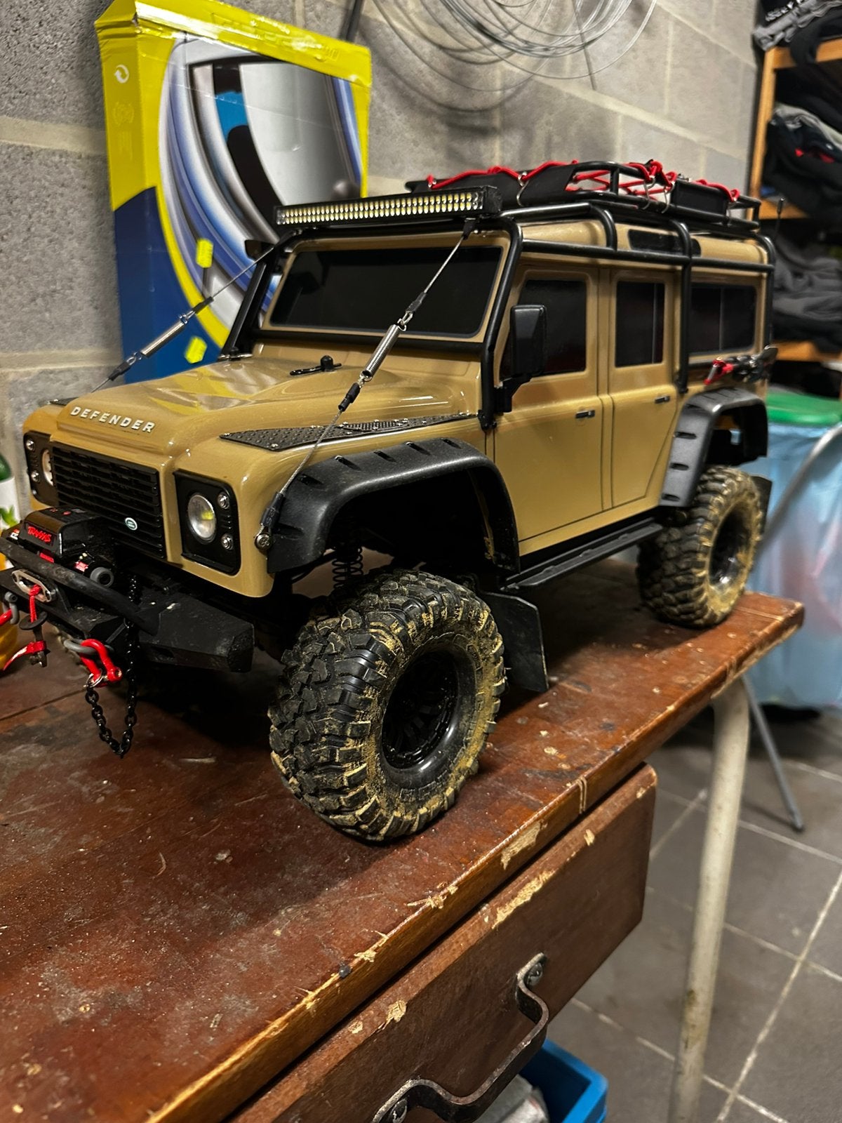 Traxxas landrover defender, Hobby & Loisirs créatifs, Enlèvement, Comme neuf