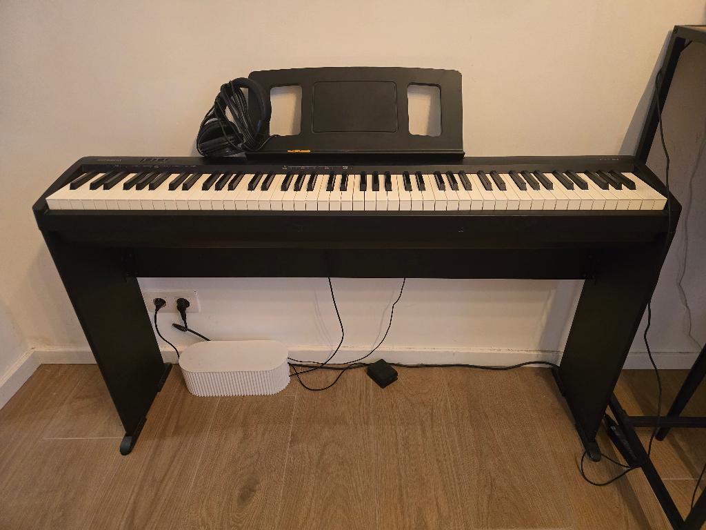 Roland FP-10, Muziek en Instrumenten, Piano's, Ophalen, Zwart, Digitaal, Zo goed als nieuw