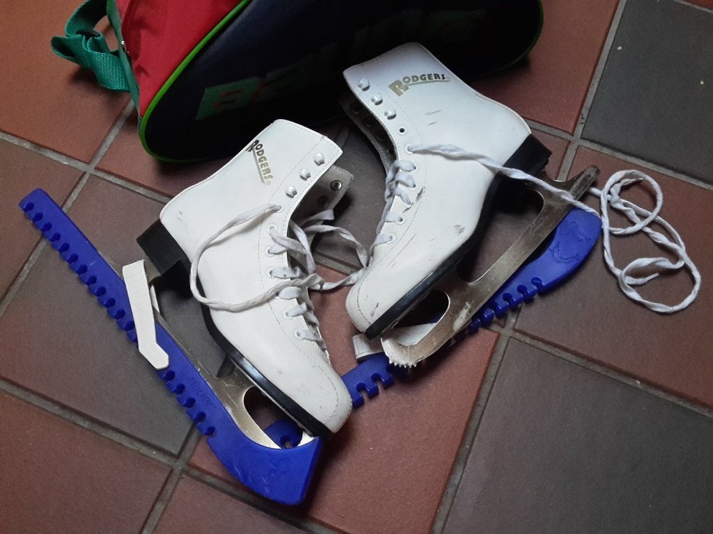 Zeer degelijke witte kunstschaatsen in draagzak, maat 35, Overige merken, Gebruikt, Ophalen of Verzenden, Kunstschaatsen