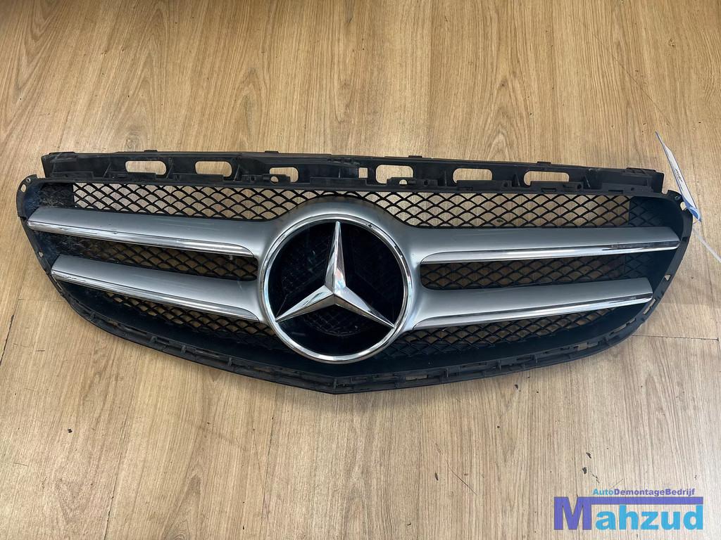 2015 MERCEDES E KLASSE W212 FACELIFT Grille 2013-2016, Gebruikt, Mercedes-Benz AG, Mercedes-Benz, Mercedesstrasse 120
70372  Stuttgart, DE