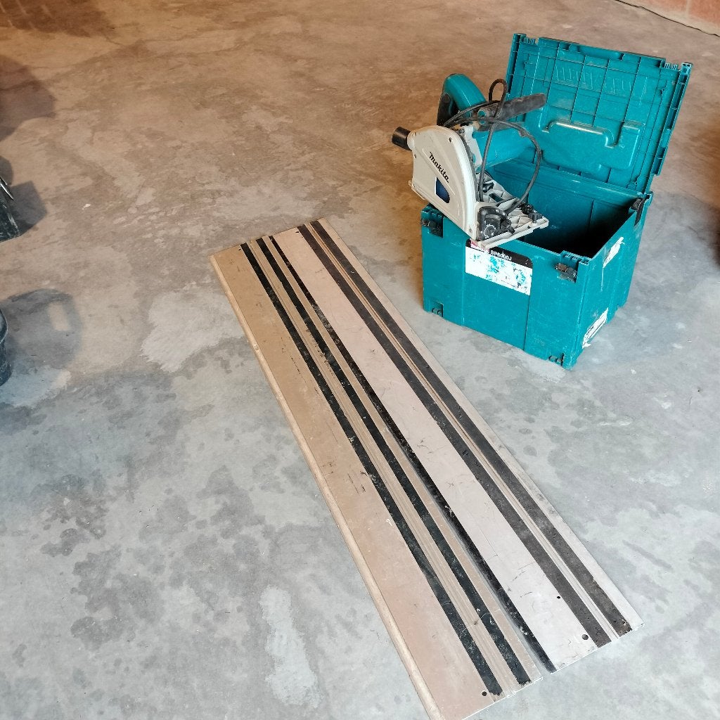 Scie plongeante Makita, Bricolage & Construction, Outillage | Scies mécaniques, 1200 watts ou plus, 30 à 70 mm, Comme neuf, Enlèvement