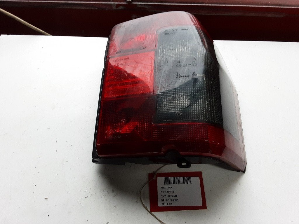 ACHTERLICHT RECHTS Fiat Tipo (160) (B695752548), Gebruikt, Mevr. I. Hauben, Fiat, Rue de l'Espoir 34 34
4030  GRIVEGNÉE, BE
