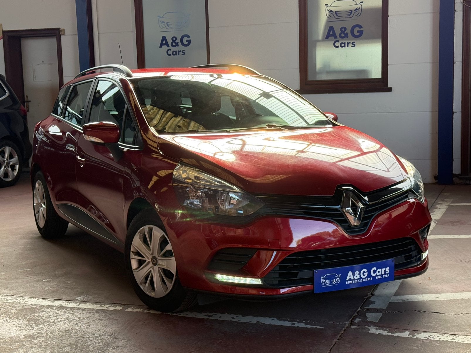Renault Clio 1.2 Benzine 2018. 54kw/1 jaar garantie, Auto's, Renault, Voorwielaandrijving, Stof, Euro 6, 4 cilinders