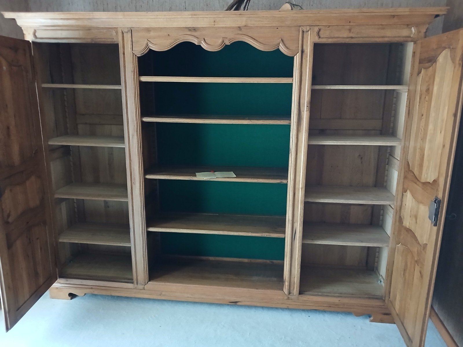 antieke boekenkast met geschiedenis, Ophalen
