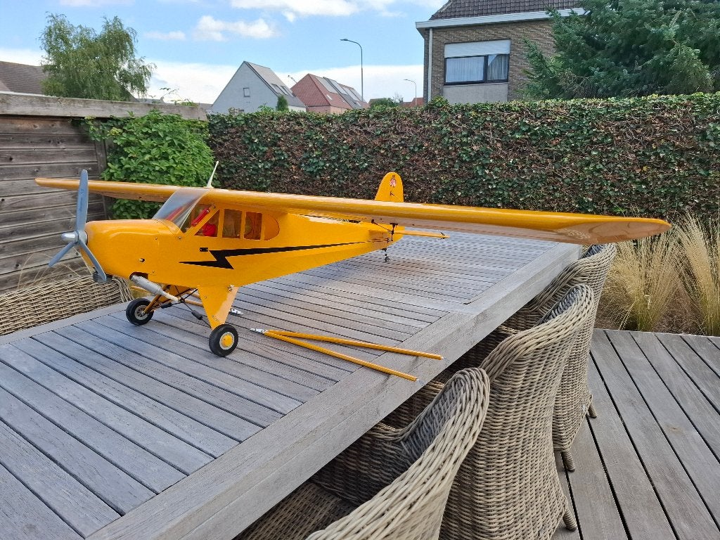 Piper CUB schaal 1/4 met benzinemotor, Gebruikt, Groter dan 1:72, Vliegtuig, Ophalen