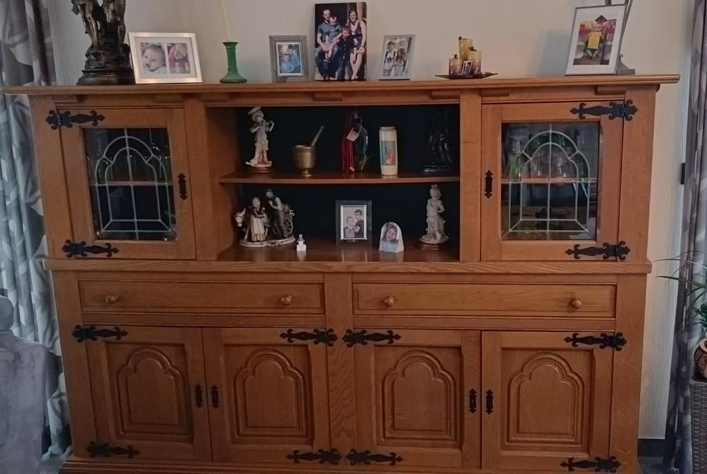 Degelijke kast, Ophalen