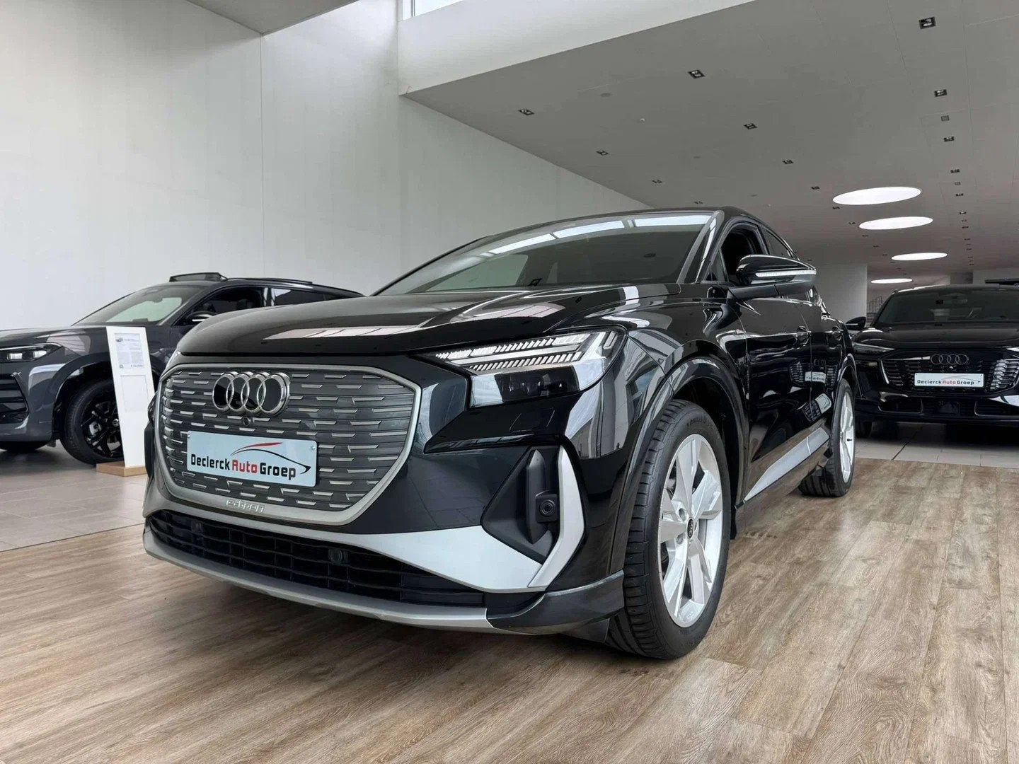 Audi Q4 Sportback e-tron 45*S-LINE*PANODAK*CAMERA*SLECHTS 11, Auto's, Automaat, Gebruikt, Zwart, Zwart