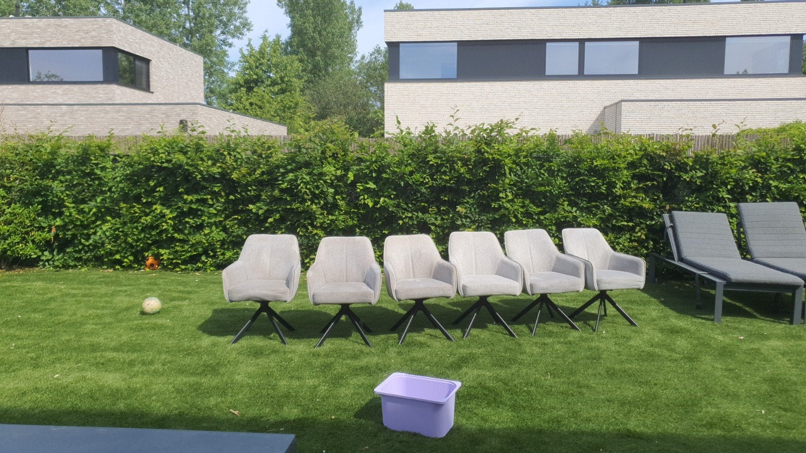 Chaises pivotantes pour le salon, Enlèvement