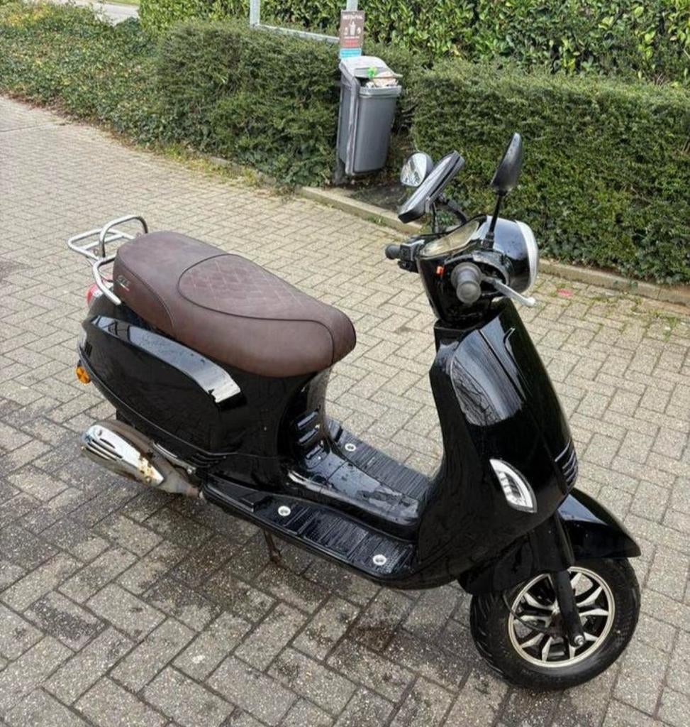 GTS TOSCANA bouwjaar 2020 km 14.000, Fietsen en Brommers, Snorfietsen en Snorscooters, Gebruikt, Benzine, Ophalen, Overige merken