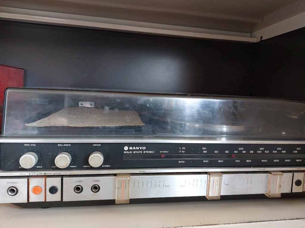 Oude platenspeler en boxen.sanyo, TV, Hi-fi & Vidéo, Enlèvement, Utilisé, Tourne-disque, Autres marques