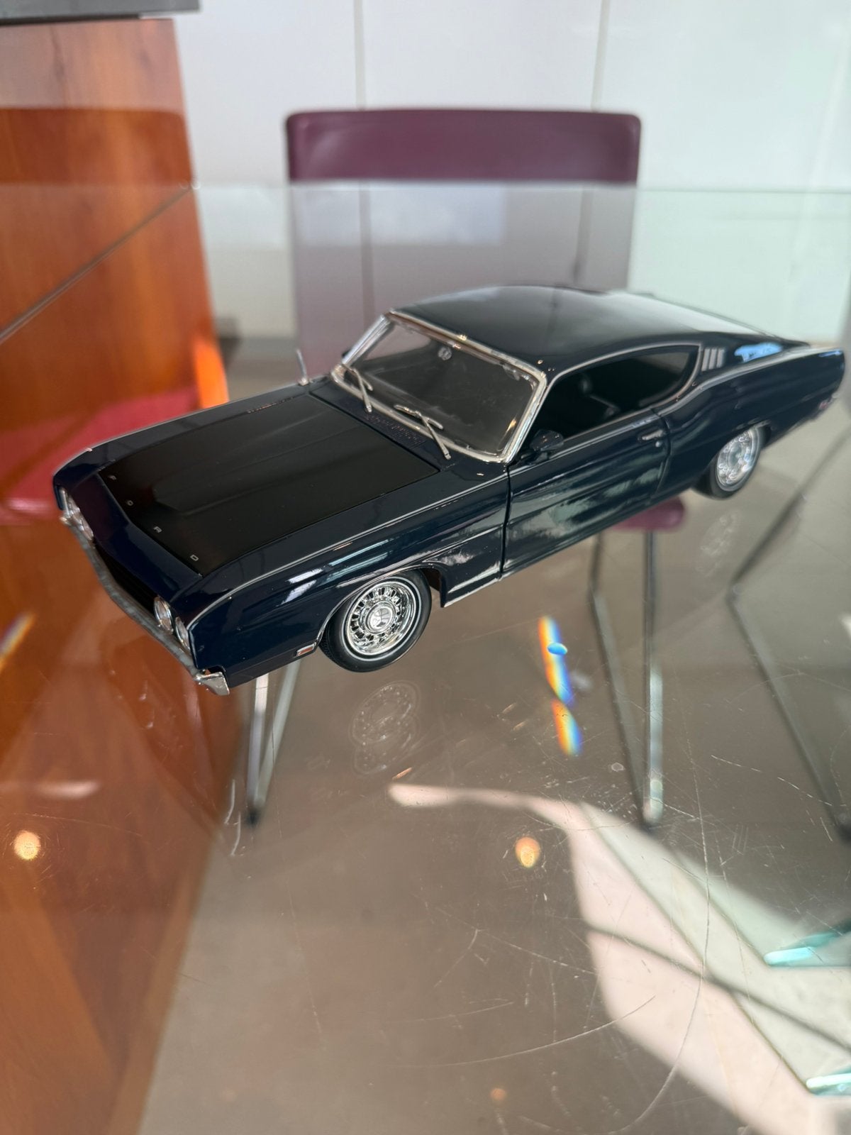 Superbe Ford Torino Talladega 1:18, Enlèvement ou Envoi, Comme neuf, Voiture, Maisto