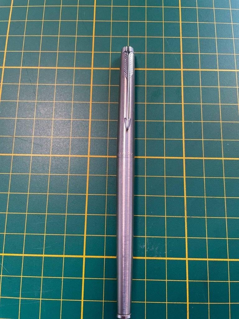 Parker 180 F steel nib fountain pen, Ophalen of Verzenden, Parker