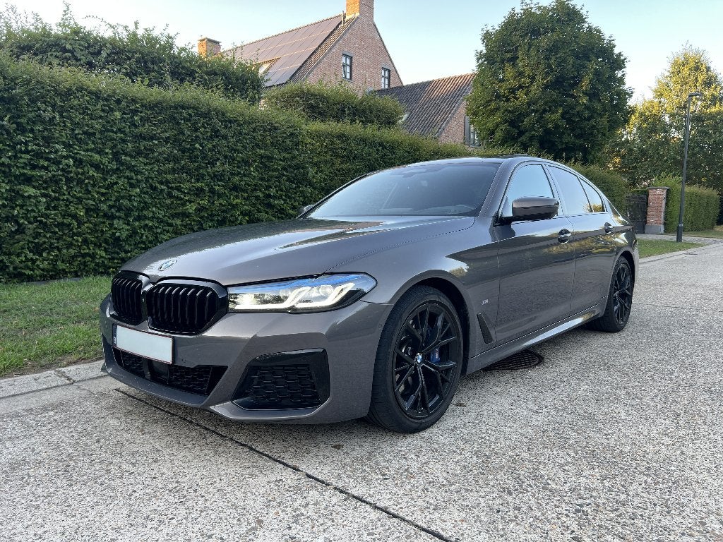 BMW 530i M Pack | Garantie | HK | Remote Control | Laser |, Auto's, BMW, 4 cilinders, Leder, Particulier, Zilver of Grijs