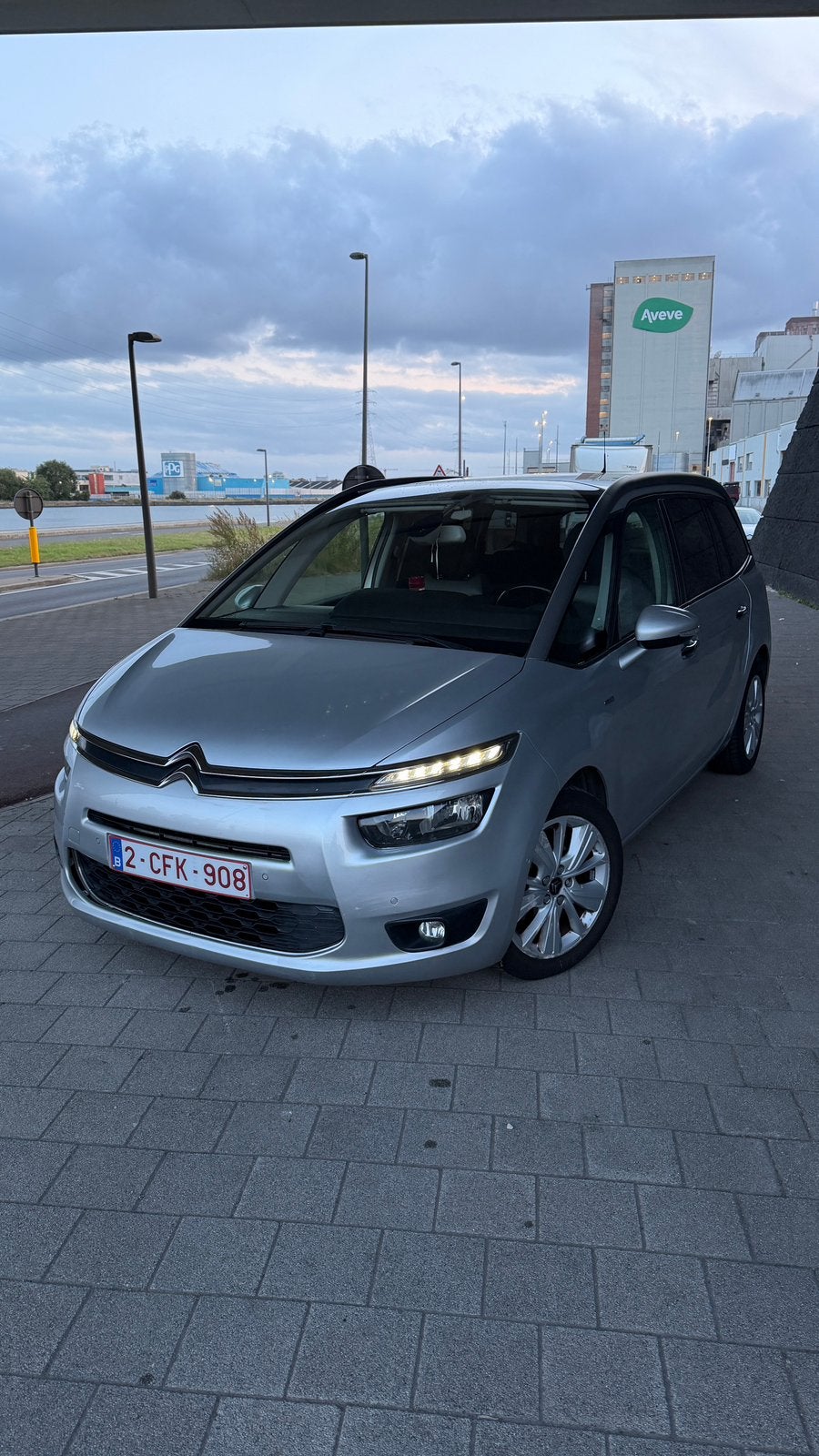 Citroen c4 grand picasso 1.2 gekeurd voor verkoop euro 6b, Monovolume, 1198 cc, 96 kW, Handgeschakeld