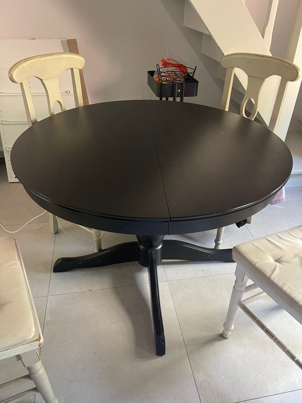 Ronde schuifbare tafel 3 jaar oud, Ophalen, Zo goed als nieuw