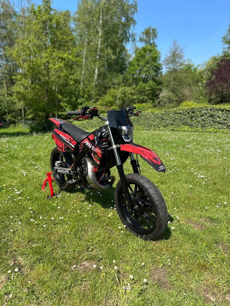 Rieuju Mrt 50cc, Fietsen en Brommers, Ophalen, Zo goed als nieuw