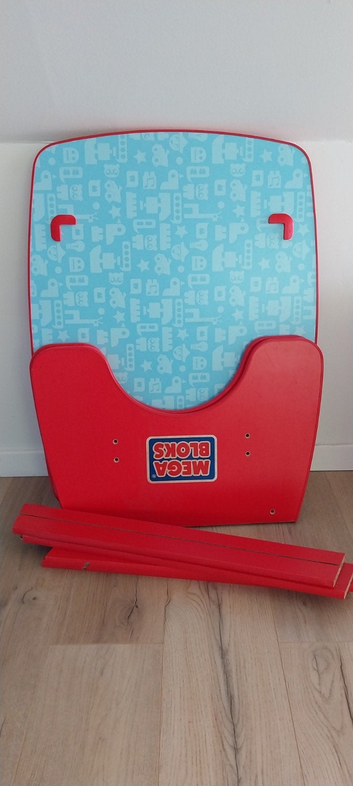 Kindertafeltje Mega Bloks, Kinderen en Baby's, Kinderkamer | Tafels en Stoelen, Ophalen