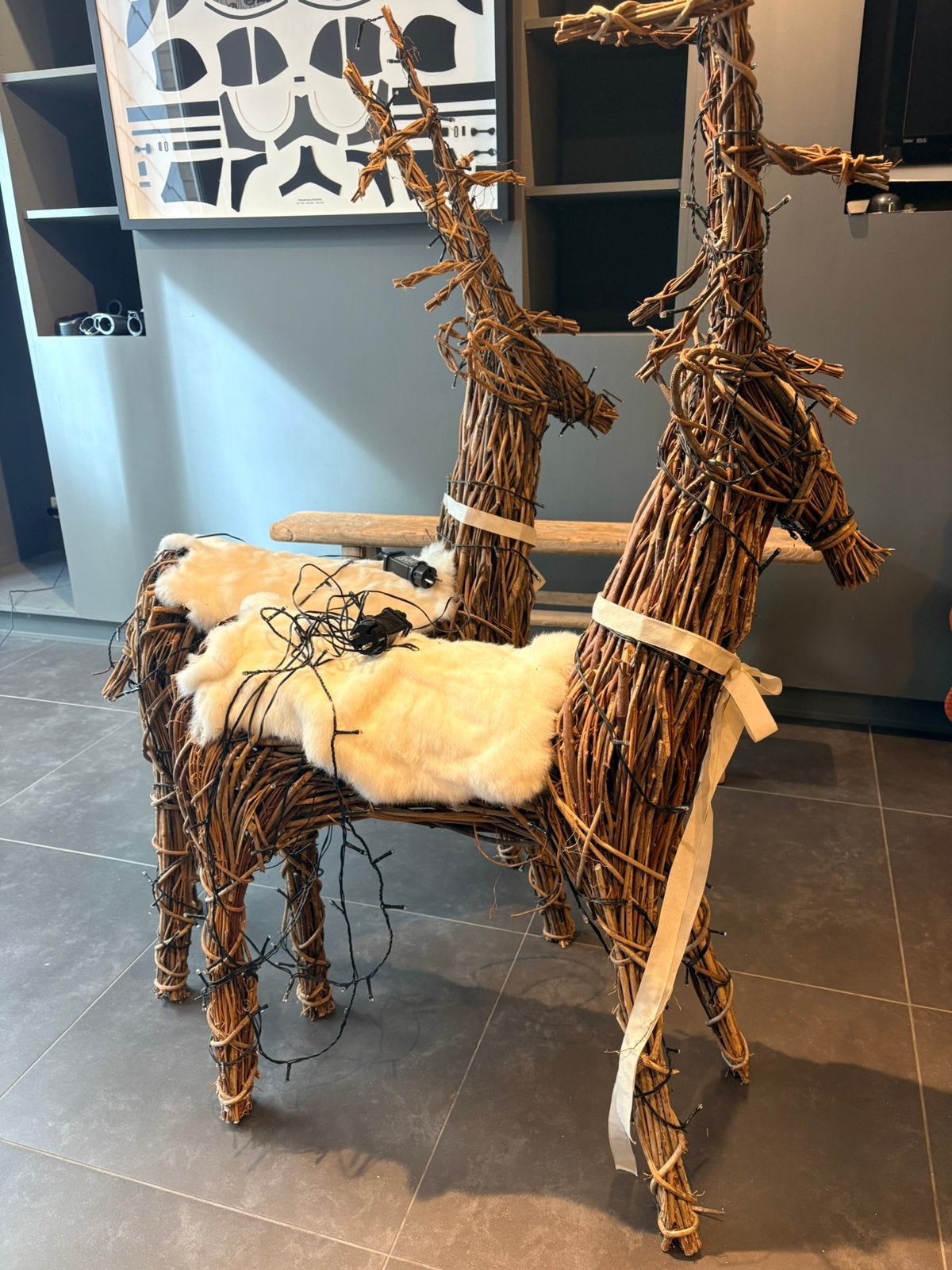 2 grote herten decoratie etalage, Ophalen, Zo goed als nieuw