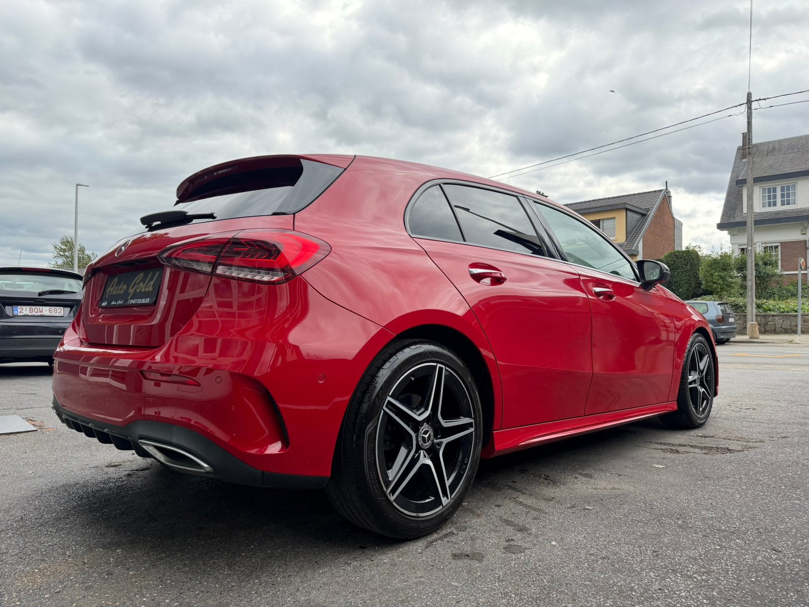 MERCEDES A180 AMG SPORT LUXURY 1PROP BOITE AUTO !, Autos, Rouge, Classe A, Achat, Euro 6