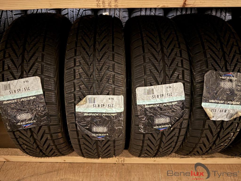 new winter 215/65R15 Vredestein 215/65 R15 215/65/15 2156515, Auto-onderdelen, Banden en Velgen, 215 mm, 15 inch, -, -