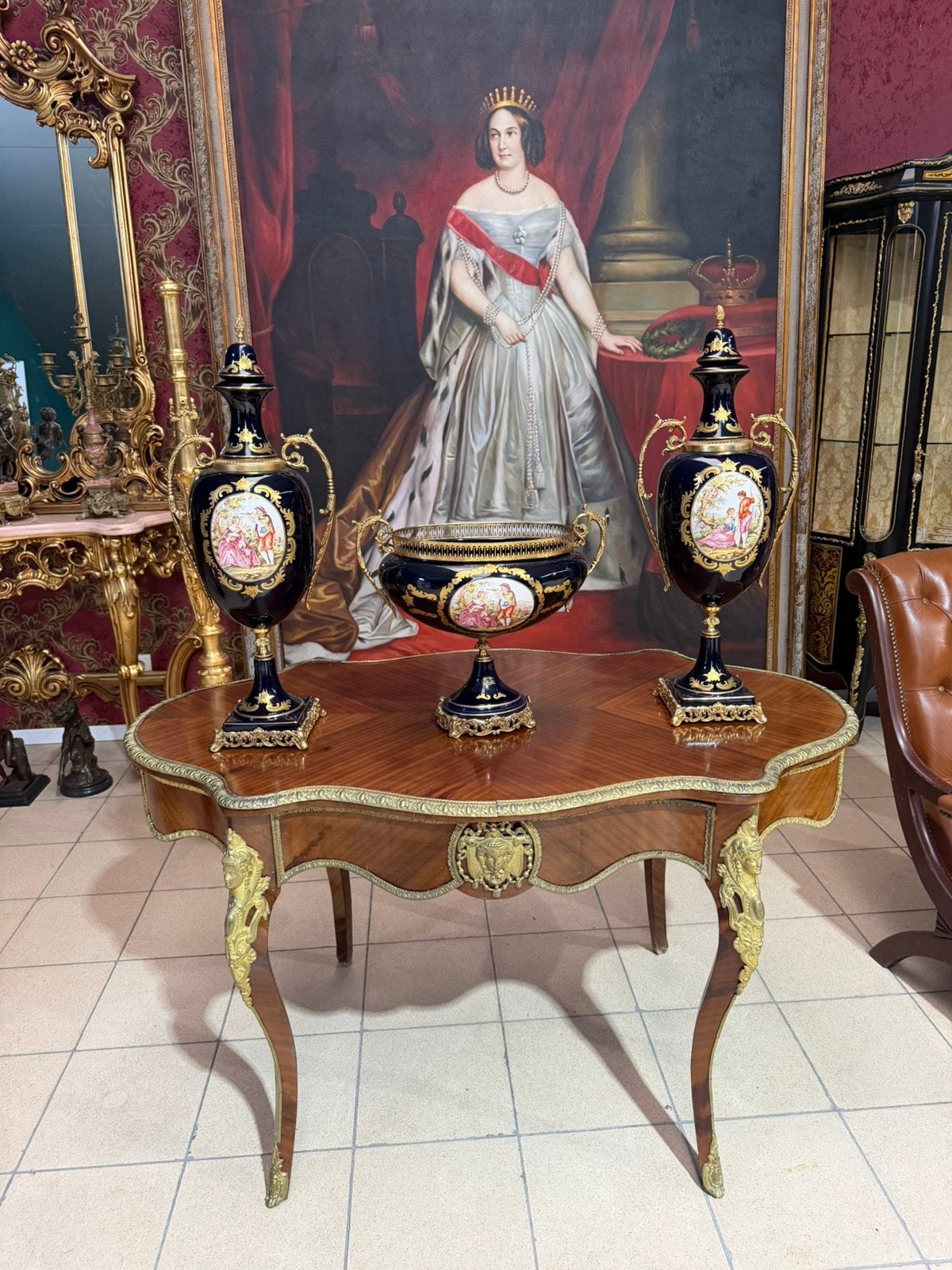 Table ancienne Napoléon III, Enlèvement