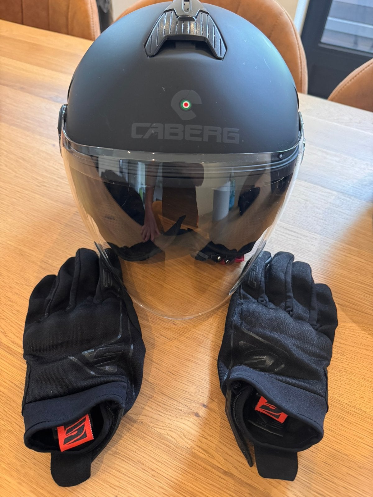 Helm Caber Uptown maat L + handschoenen, Vélos & Vélomoteurs, Enlèvement, Comme neuf