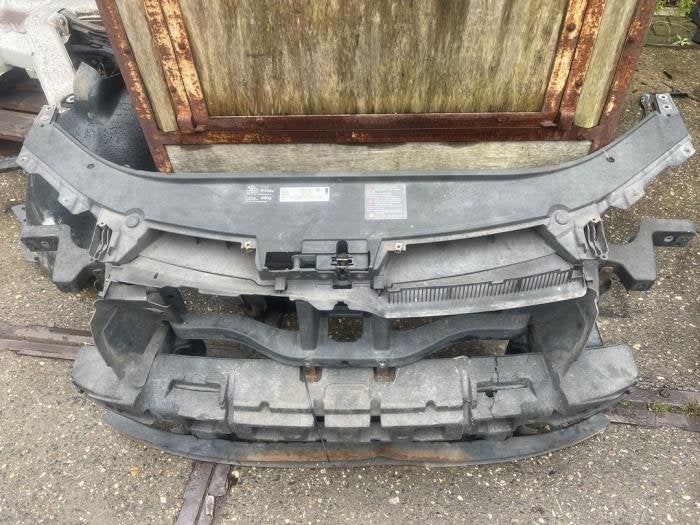 Panneau avant d'un Volkswagen Passat, Volkswagen, -, 3 mois de garantie, Utilisé