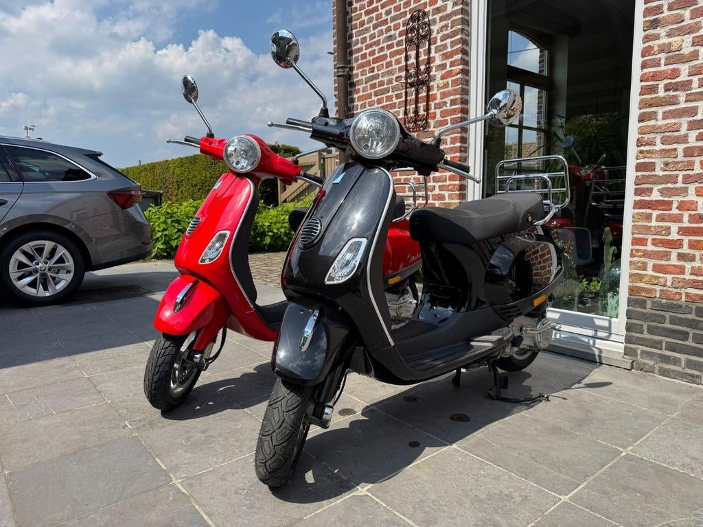 2 mooie Vespa's klasse B met lage kilometerstand, Fietsen en Brommers, Snorfietsen en Snorscooters, Vespa, Ophalen