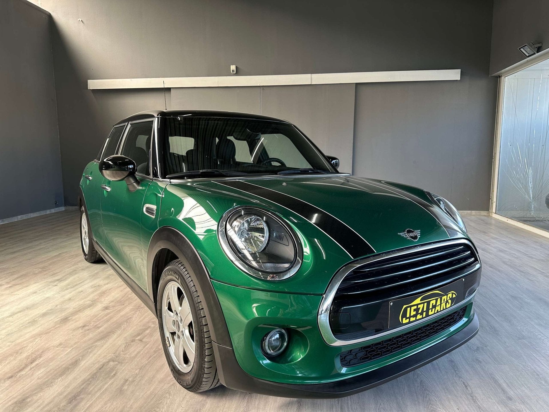 MINI Cooper Mini 1.5 Cooper OPF (EU6d-TEMP), 100 kW, Gebruikt, 136 pk, Bedrijf