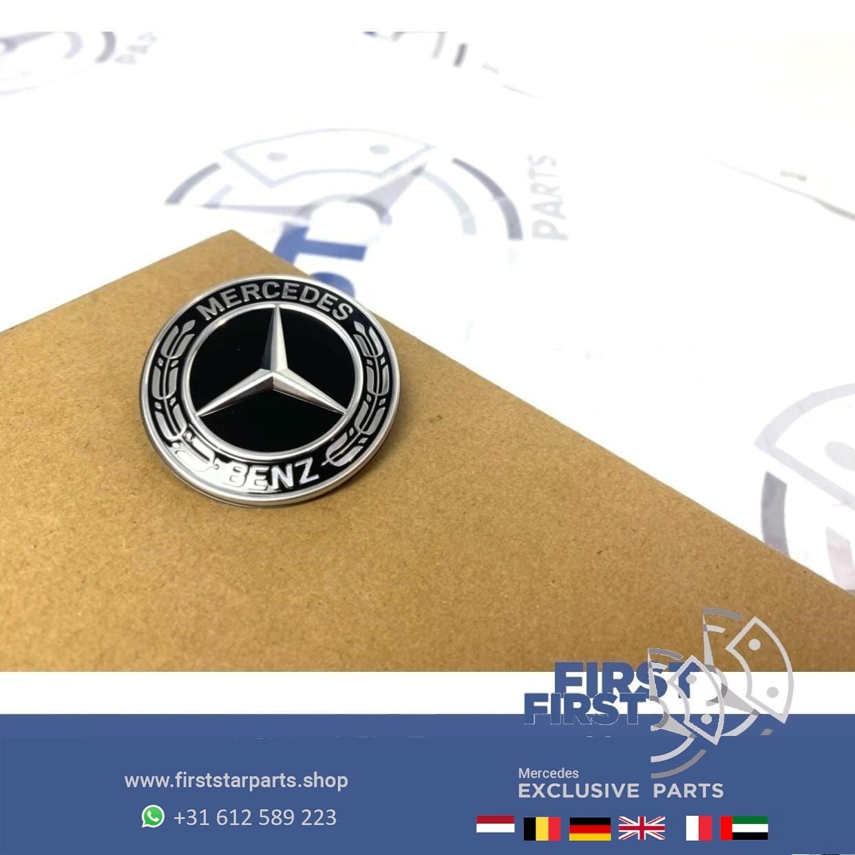 origineel Mercedes VOORBUMPER LOGO EMBLEEM ZWART AMG W176 W1, Utilisé, -, -, Enlèvement ou Envoi