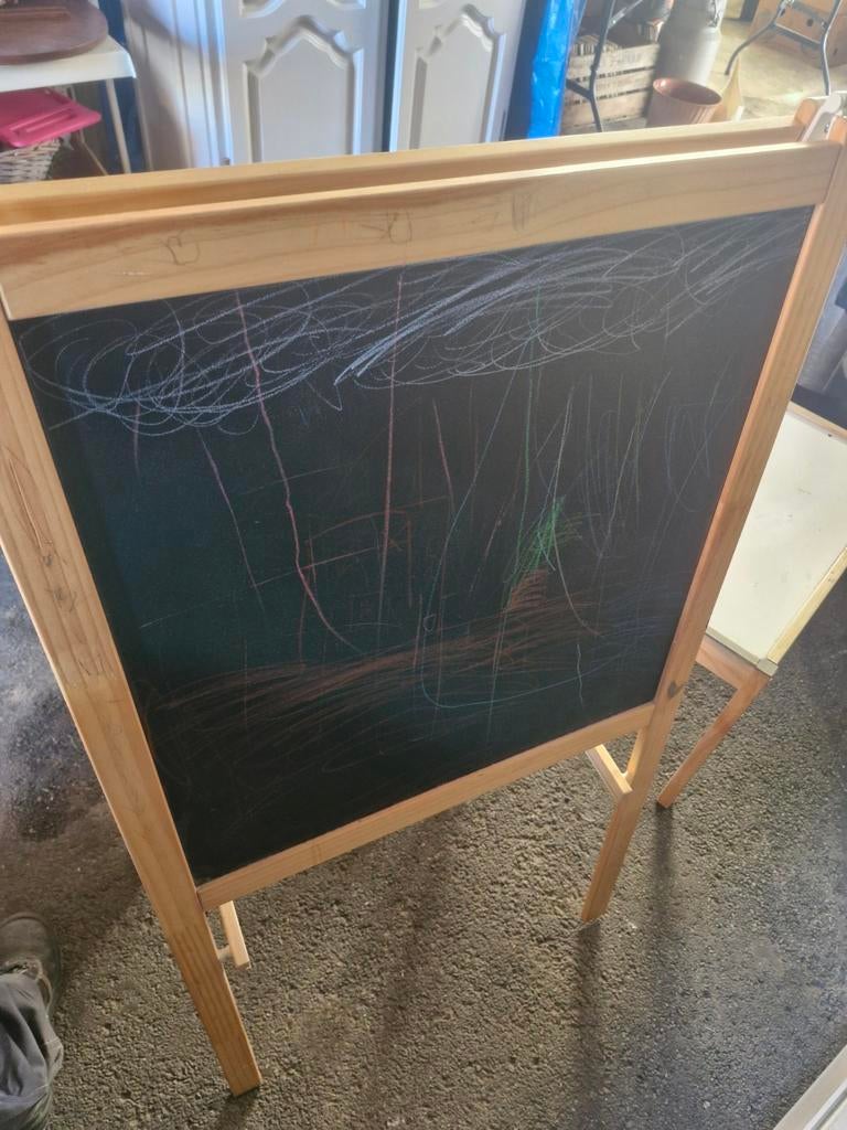 Kinder krijt en tekenbord met tafeltje en 2 stoeltjes, Ophalen