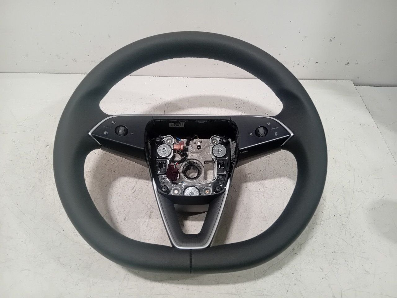 Stuur Tesla Model Y, Onderdelen@venauto.nl, Van der Ven Autorecycling B.V., Gebruikt, Ettenseweg 76, 4706 PB Roosendaal, The Netherlands