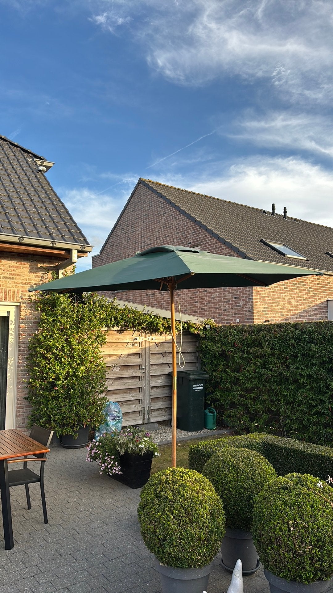 Parasol, Ophalen, Zo goed als nieuw