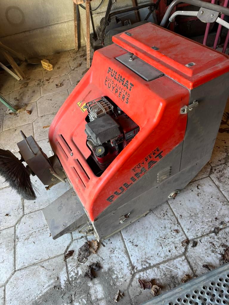 Pulimat borstelmachine met nieuwe borstel, Tuin en Terras, Veegmachines, Ophalen, Zo goed als nieuw