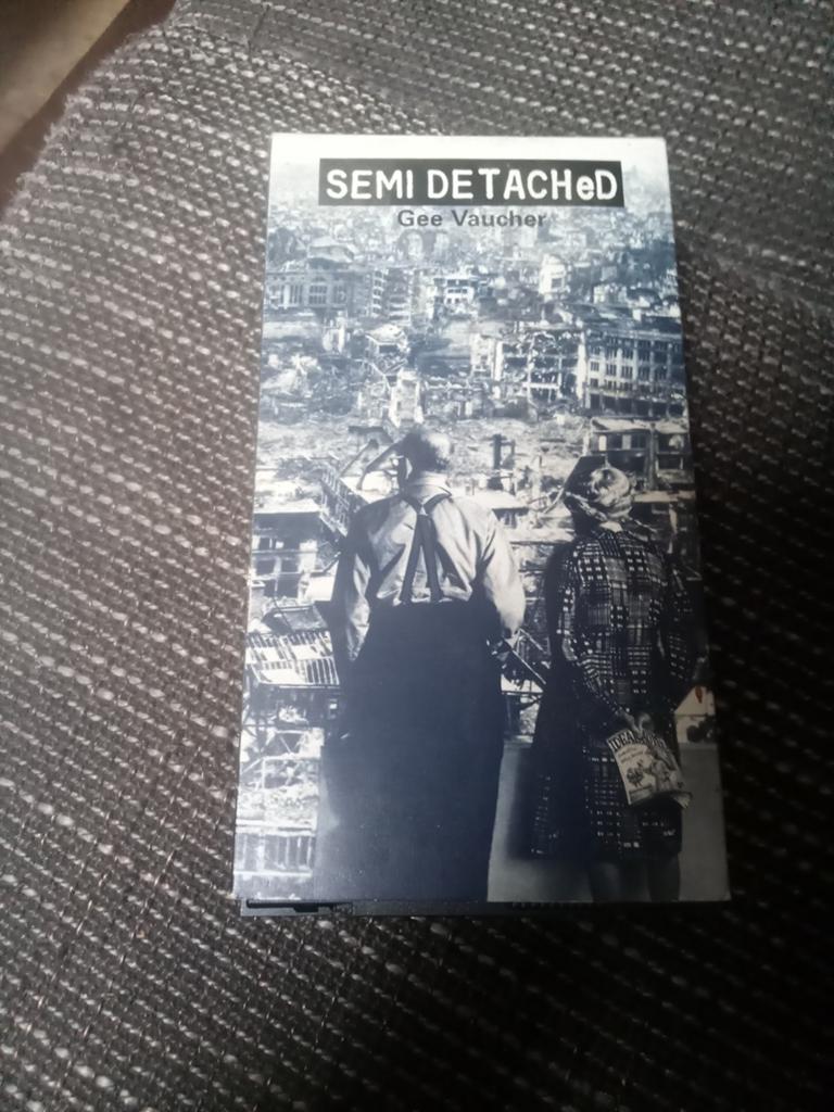 Vhs crass gee vaucher, Livres, Langue | Anglais, Enlèvement ou Envoi