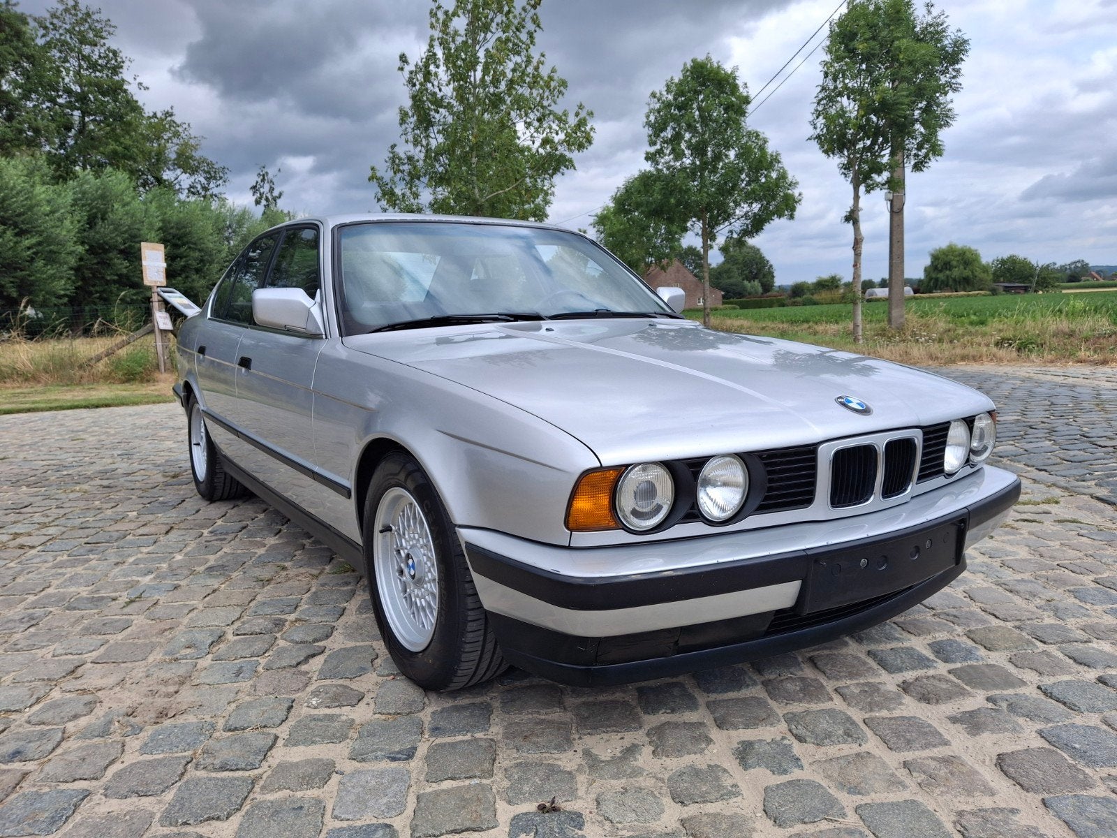 Bmw e34 520i 24v Airco/origineel/BBS, Autos, BMW, Argent ou Gris, 110 kW, Carnet d'entretien, 6 cylindres