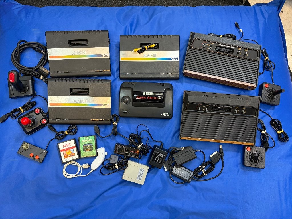 Lot 6 consoles rétro Atari 7800/2600 + Sega MS II, Enlèvement ou Envoi, Autres marques, Utilisé
