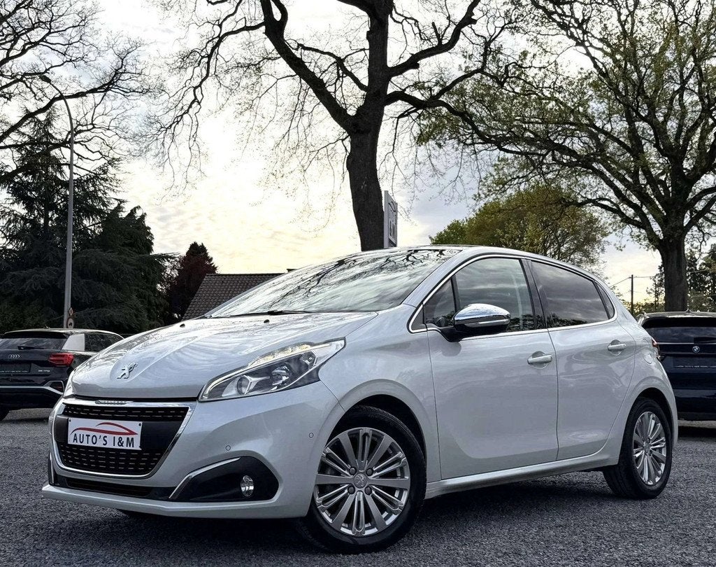 Peugeot 208 1.2i Benzine 2017 Pano Airco Carplay Garantie!, Auto's, Stof, Gebruikt, 1199 cc, Bedrijf
