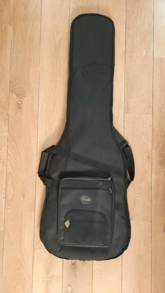Fender gigbag/ housse pour basse, Musique & Instruments, Boîtiers & Valises, Enlèvement ou Envoi