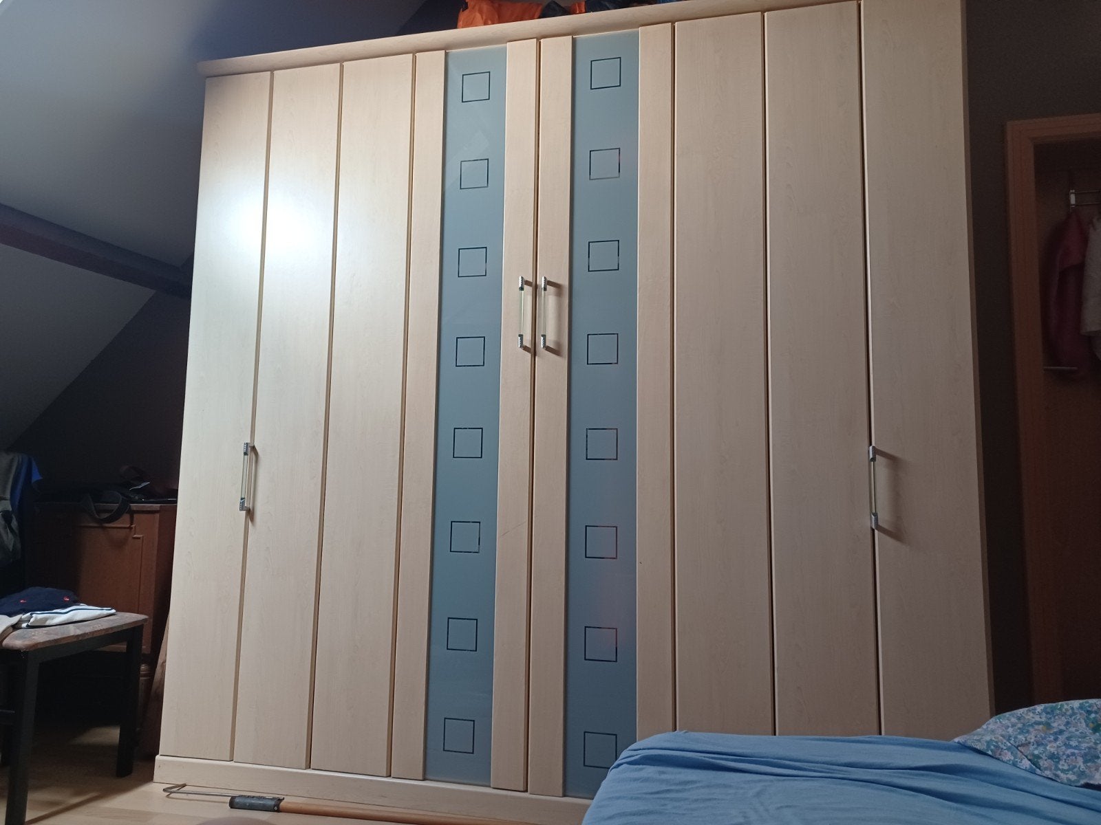 grote kleerkast, Ophalen