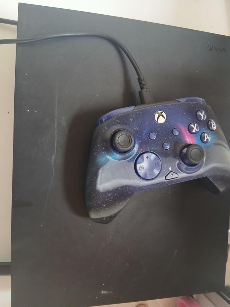 Xbox one met nieuwe controller, Ophalen, Zo goed als nieuw, Met 2 controllers, Xbox One