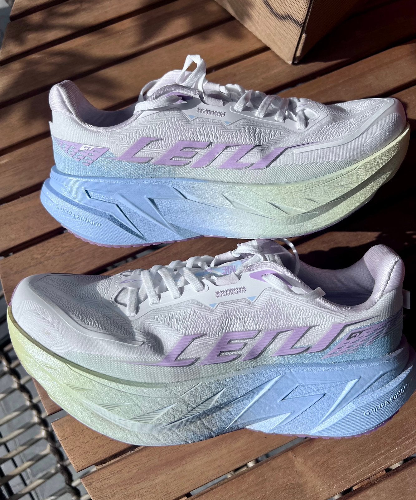 Qiaodan tg2.0 leili gt maat 39, Sport en Fitness, Overige merken, Hardloopschoenen, Ophalen of Verzenden, Zo goed als nieuw